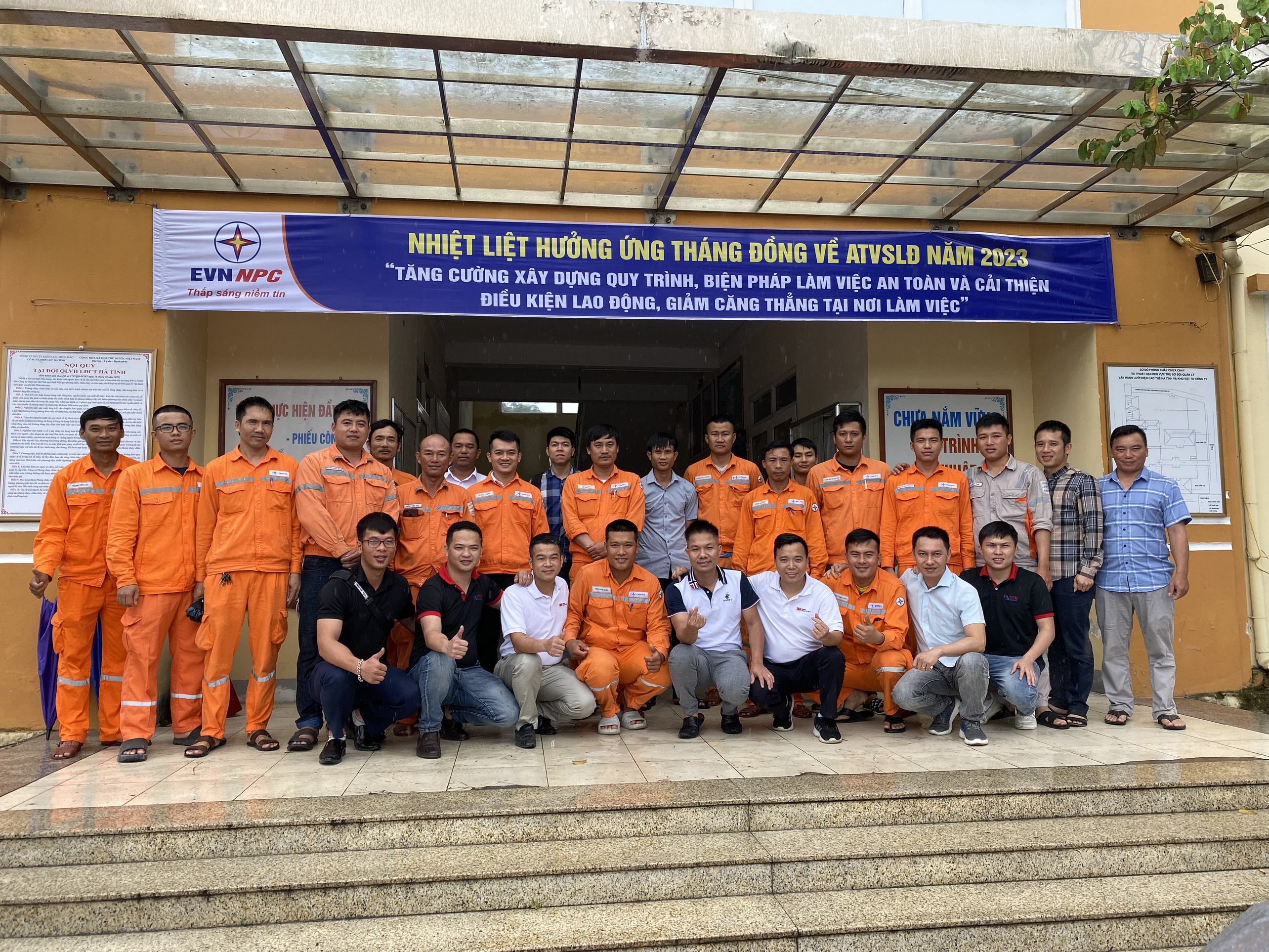 Hội thảo và hướng dẫn thi công đầu cáp trung thế 3M tại PC Hà Tĩnh